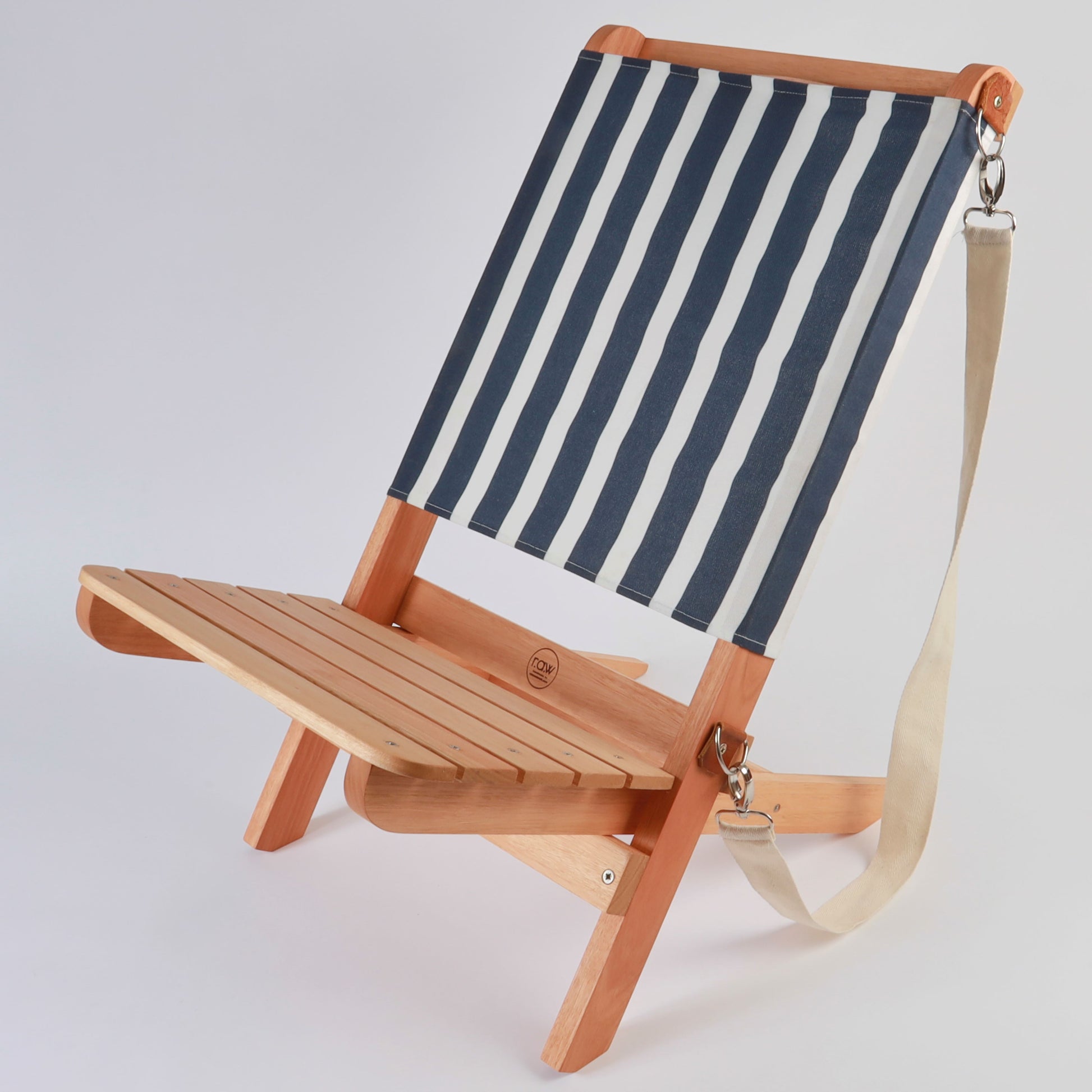 Strandstuhl aus Holz in Navy Bezug